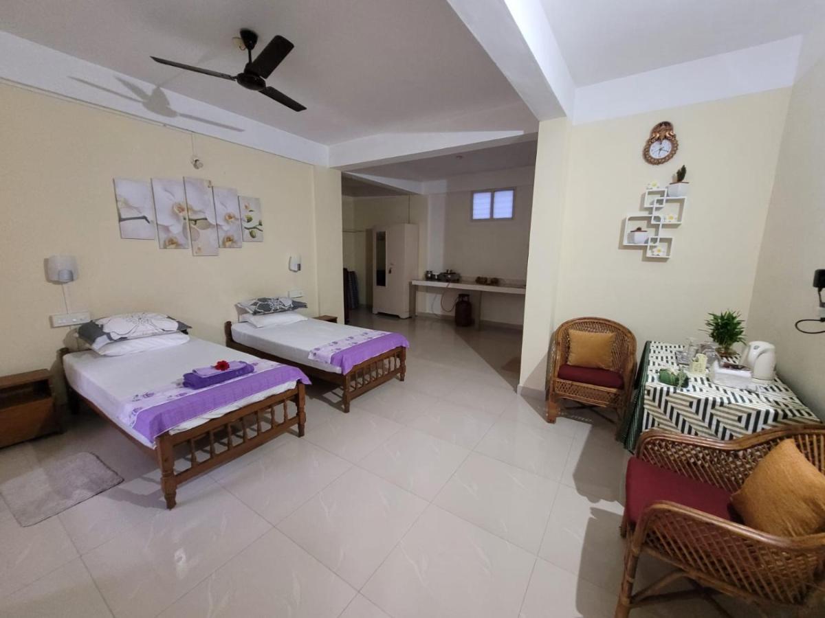 Sandy Beach Hotel Thiruvananthapuram Exterior photo